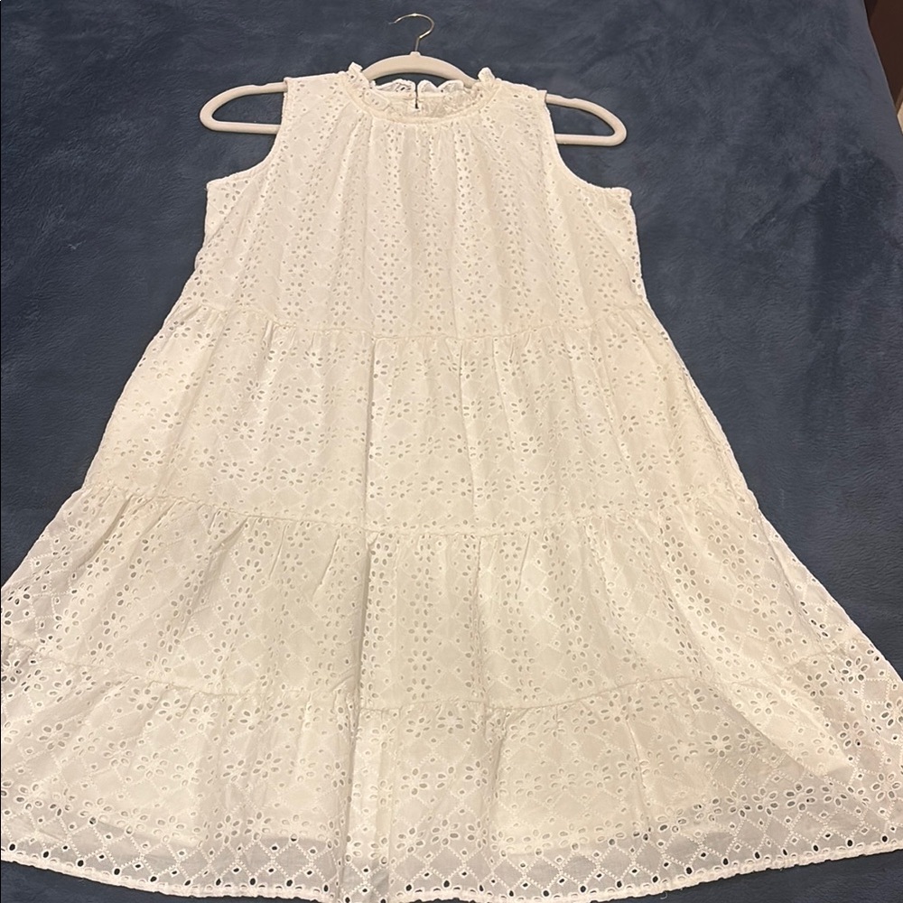 LOFT XS Eyelet Sleeveless Feminine casual Dress in White westerncore country